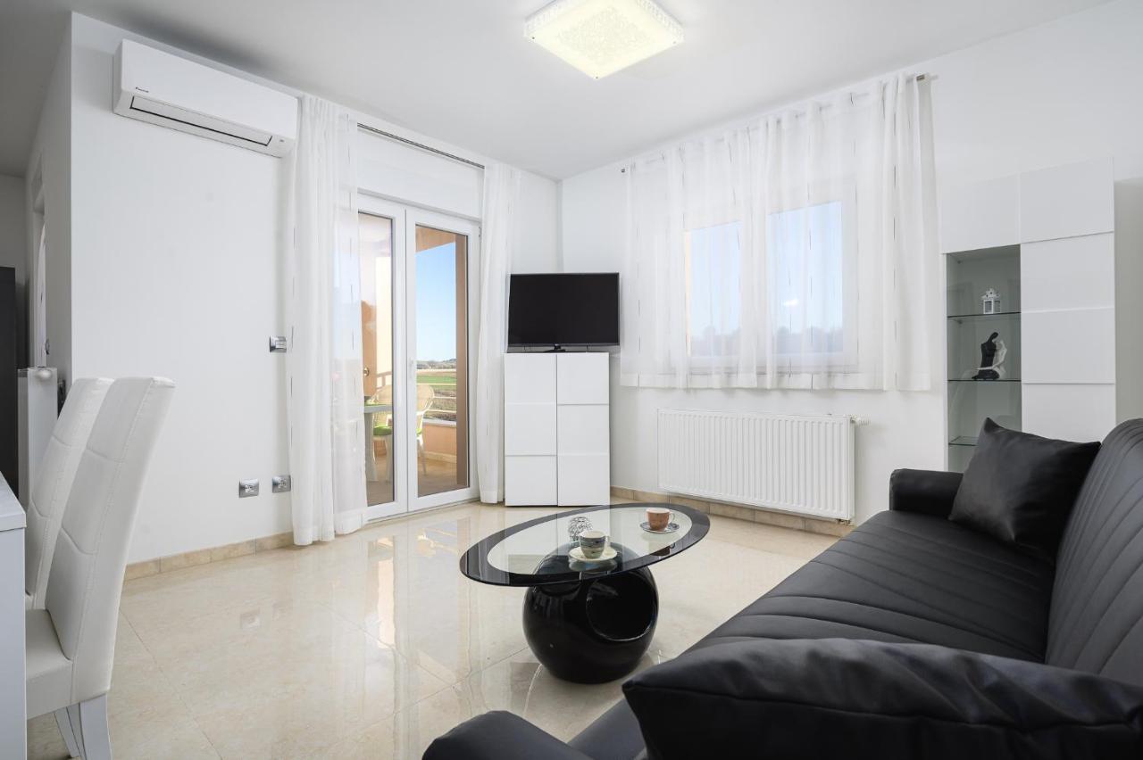 Stancija Amorozo 5 Porec Luaran gambar