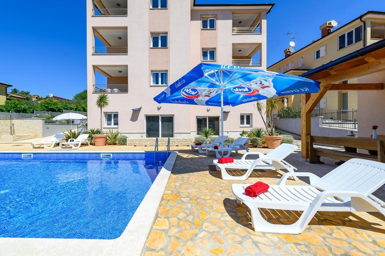 Stancija Amorozo 5 Porec Luaran gambar