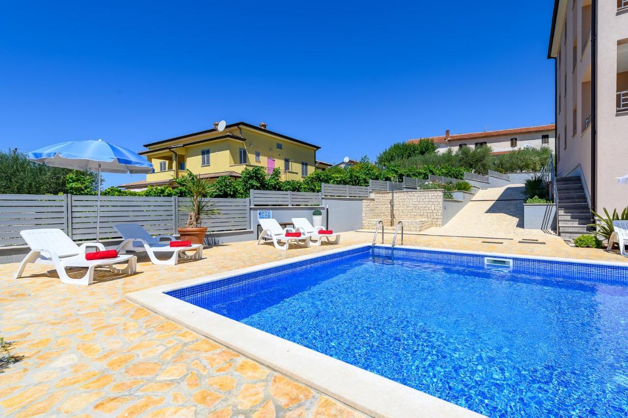 Stancija Amorozo 5 Porec Luaran gambar