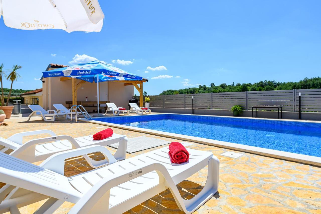 Stancija Amorozo 5 Porec Luaran gambar