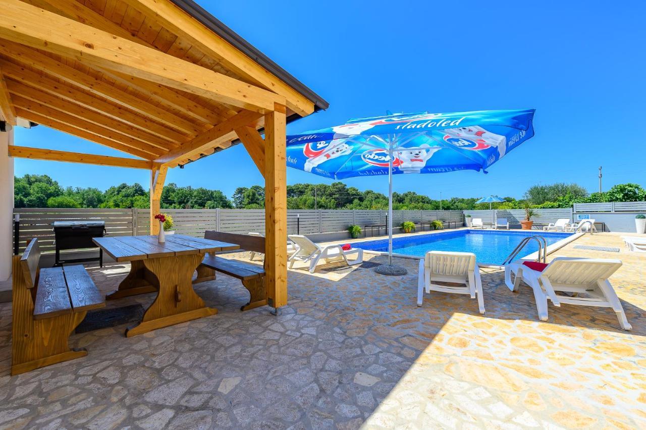 Stancija Amorozo 5 Porec Luaran gambar