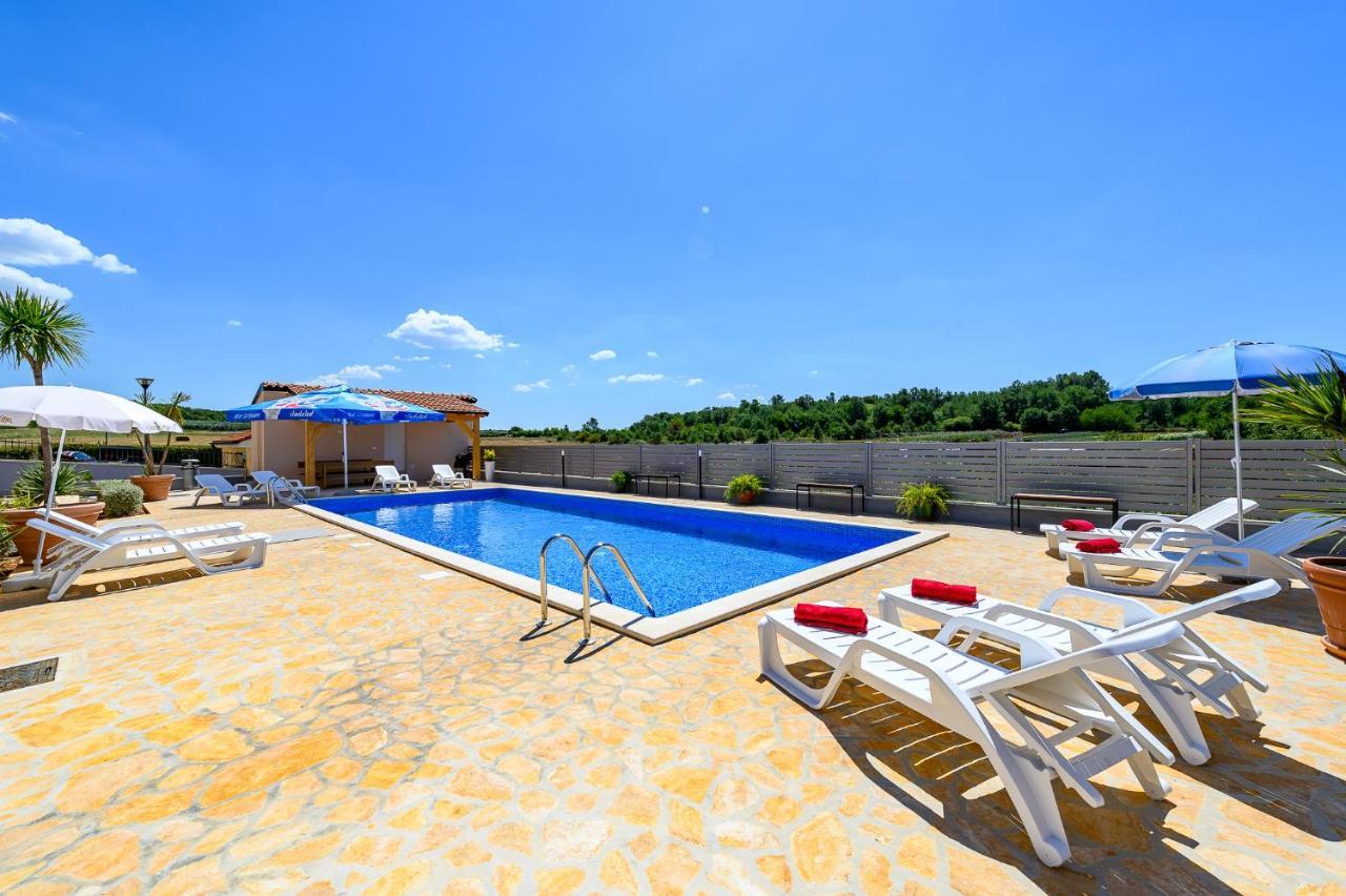 Stancija Amorozo 5 Porec Luaran gambar