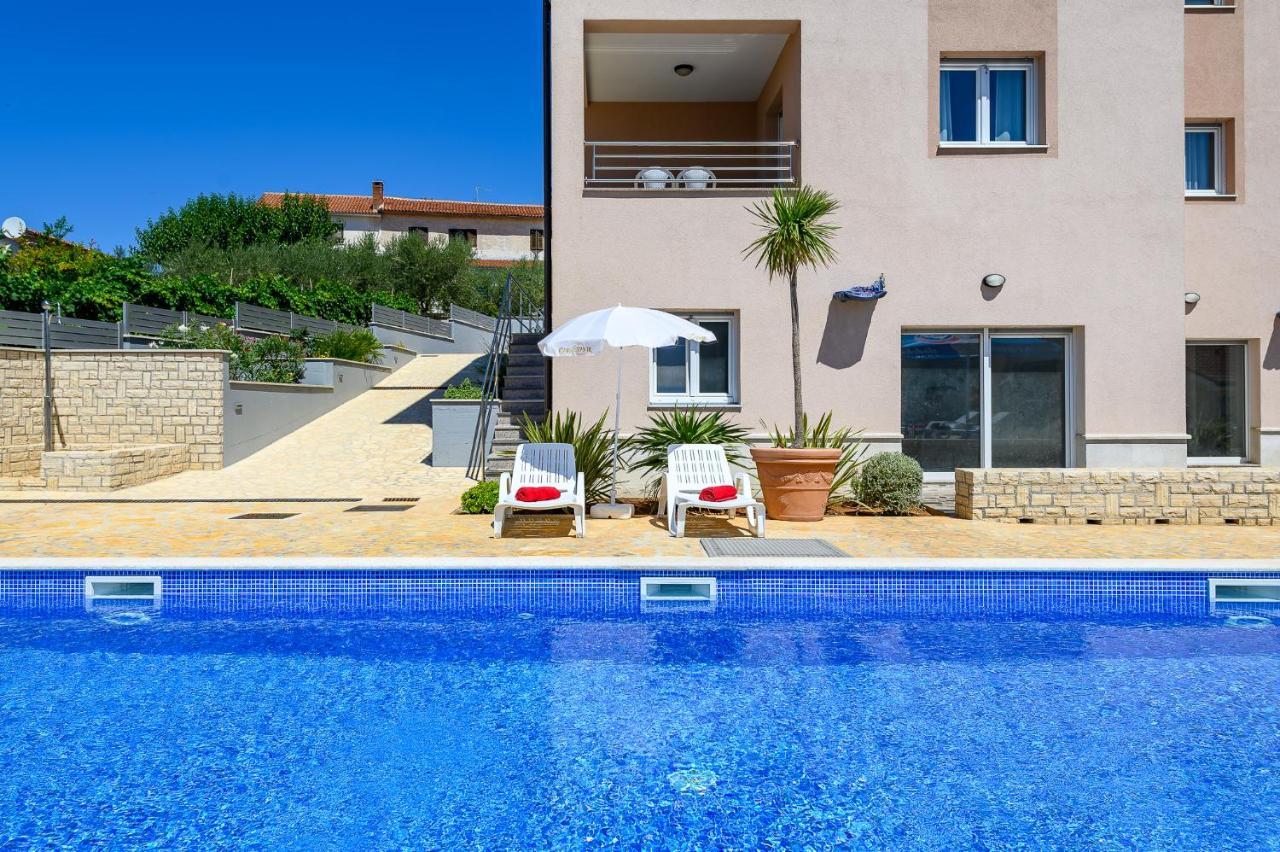 Stancija Amorozo 5 Porec Luaran gambar